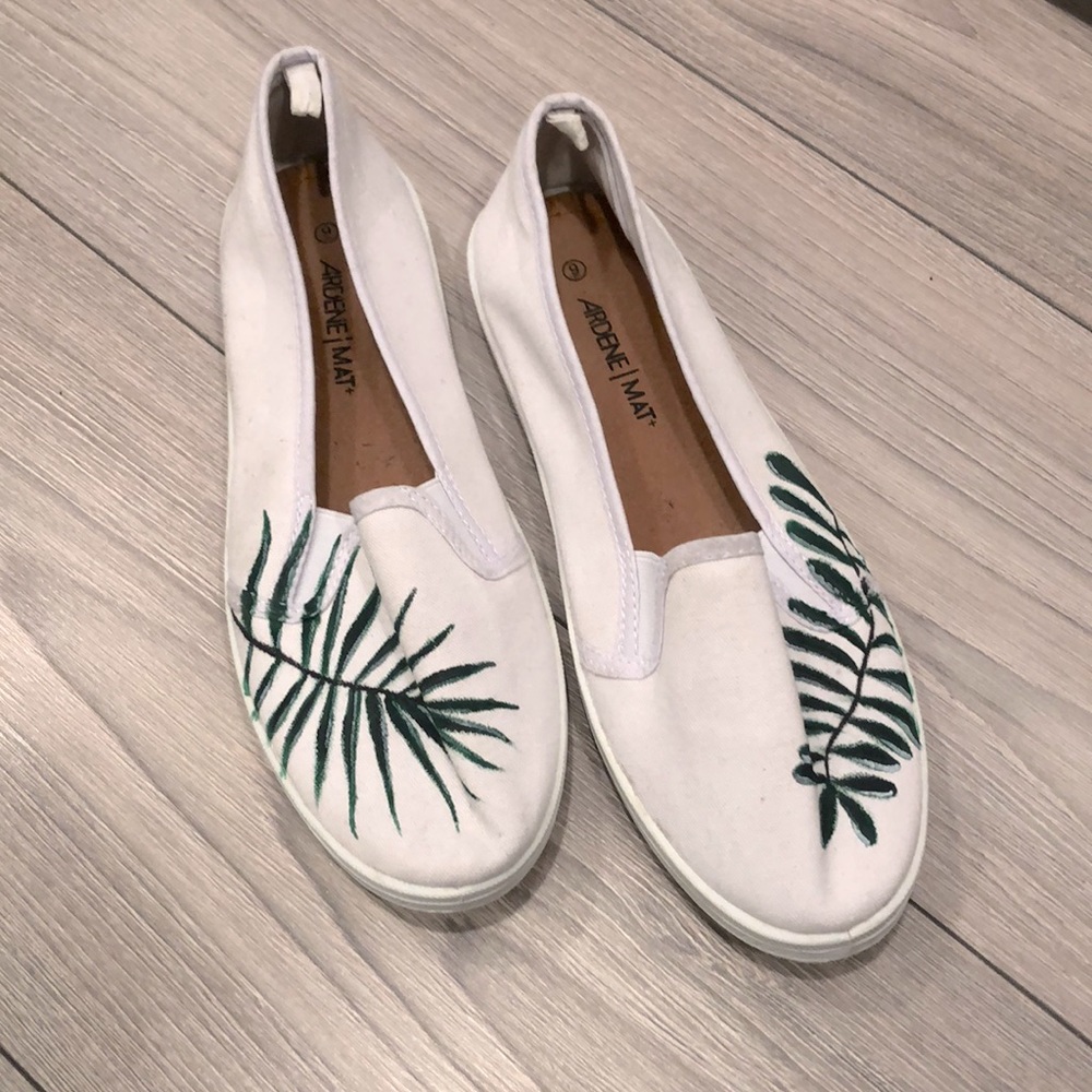 ✨FREE ✨ Add-On Item✨ Customized white Ardene sneaker flats
